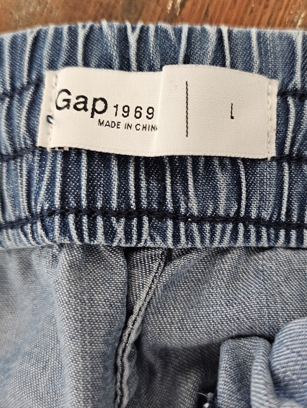 GAP Chambray Drawstring Shorts - Picture 3 of 4